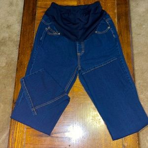 Maternity straight leg jeans size medium. Like brand new.
